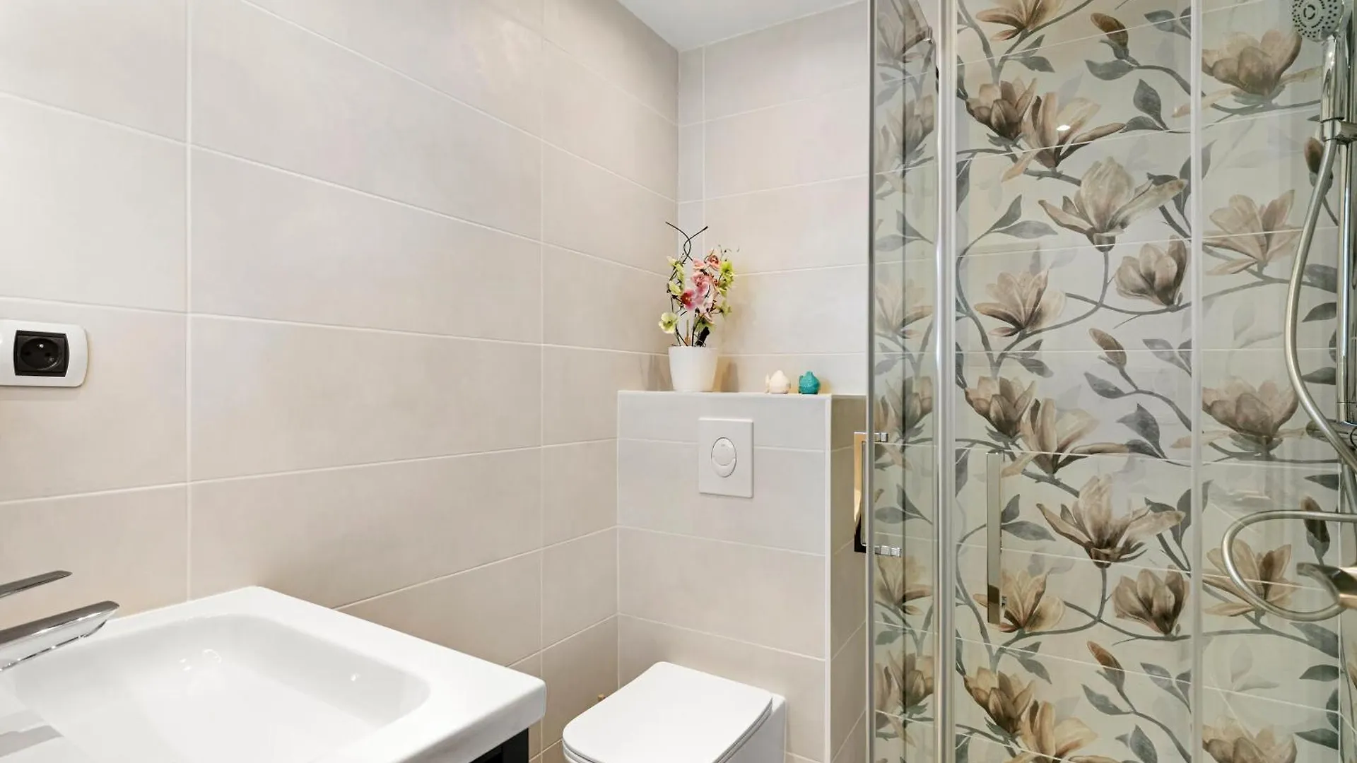 Апартаменты Les Oranges Five Stars Holidayhouse Ницца